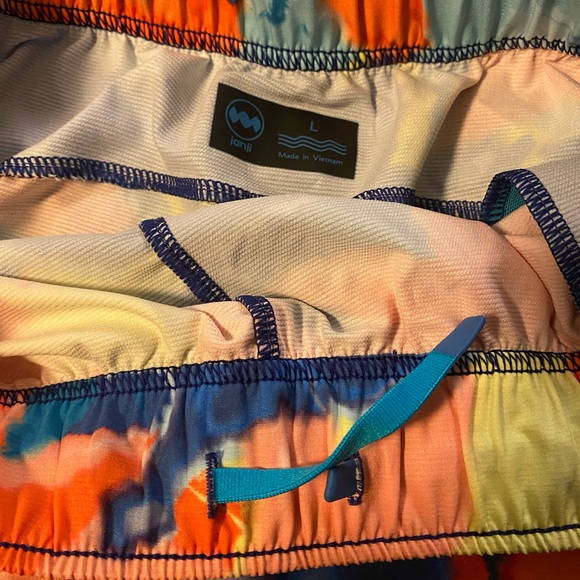 Janji Women's Multicolor Shorts - Picture 2 of 3